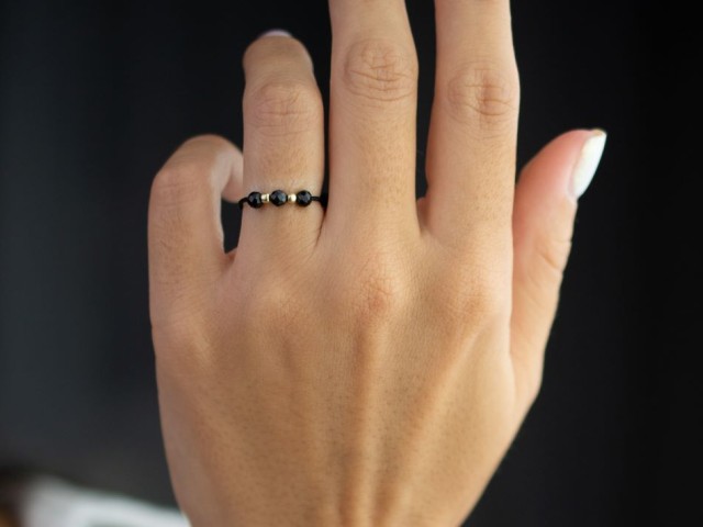 Inel bile aur 14 k, black tourmaline si snur matase CBI 04 Inel bile aur 14 k, black tourmaline si snur matase CBI 04